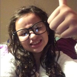 Meet your Posher, Violet